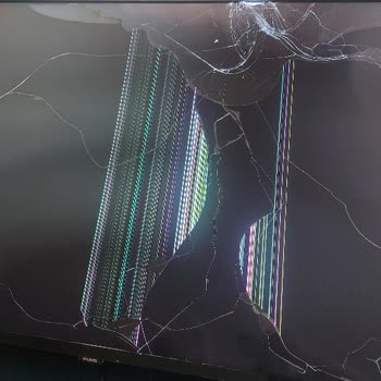 A101 TV Ekran Kırığı
