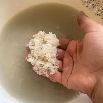 Tarım Kredi Kooperatif Market Mağdur Oldum, Tarım Kooperatiflerinden Aldığım Pirinç Simsiyah Ve Suya Koyunca Su Kirli Gibi Oldu