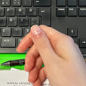 Eylül Öztürk Nail Spa Manikür Ve Pedikür Hizmeti!