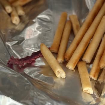 Eti Crax Peynirli Çubuktan Değişik Bir Madde Çıktı