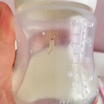Milupa Aptamil Bebek Mamasından Kurtçuk Çıktı