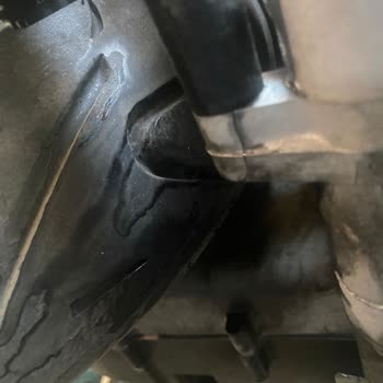 RKS Motor Grace 202 Motor Blogu Çatladı Yağ Kaçırıyor