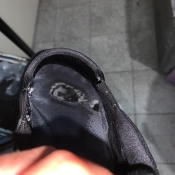Skechers Ayakkabının İç Ve Dış Kısmı 6 Ay İçinde Deforme Oldu