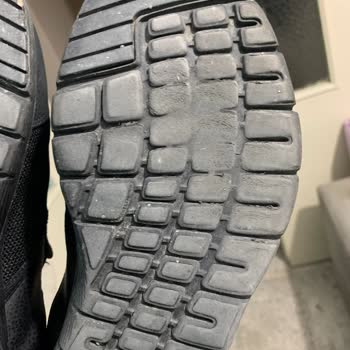 Skechers Ayakkabının İç Ve Dış Kısmı 6 Ay İçinde Deforme Oldu