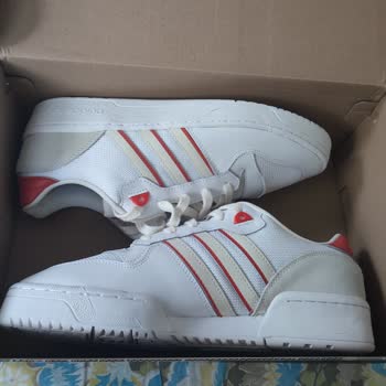 Adidas Defolu Ürün Satışı