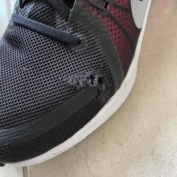 Nike Ayakkabı Çok Hızlı Yırtıldı