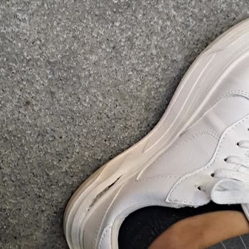 Pull And Bear Dan Aldığım Sneaker 3. Giyişimde Parçalandı