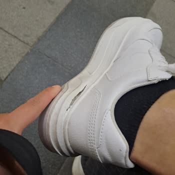 Pull And Bear Dan Aldığım Sneaker 3. Giyişimde Parçalandı