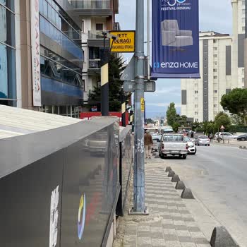 İhsan Zakiroğlu Ortaokulu Bekleme Alanı Durak