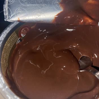 Eker Profiterol İçerisinde Profiterol Yoktu Sadece Puding Vardı