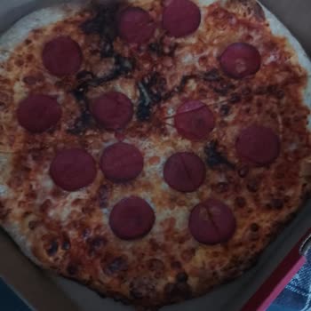 Terra Pizza Yanlış Ürün Ve Gelen Yanık Pizza