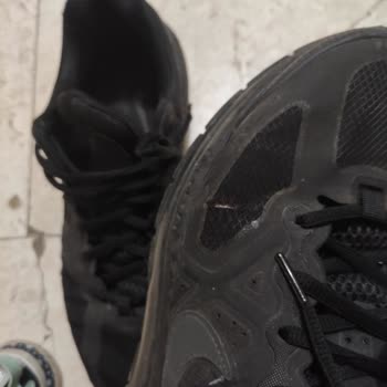 Nike Ayakkabılar Çok Çabuk Yırtılıyor!