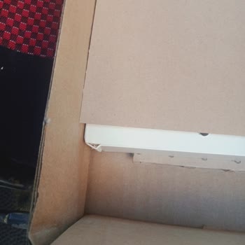 IKEA Ayakkabılık Ürünün Sürekli Kusurlu Gelmesi