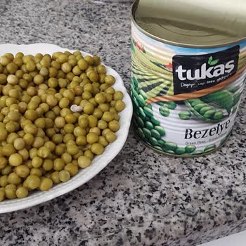 Tukaş Bezelye Konservesinden Çıkan Salyangoz