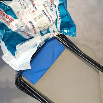 Sürat Kargo Kayseri Aktarma Merkezinde Kargomun İçindekileri Kaybetti