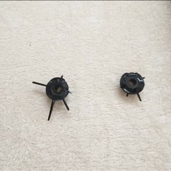 LG Ayak Aparatı Hatalı Ürün Vidalı Ayak Aparatı Koptu