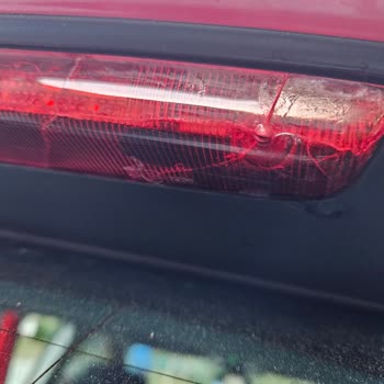 Skoda 3. Arka Stop Lambasının Kırılması