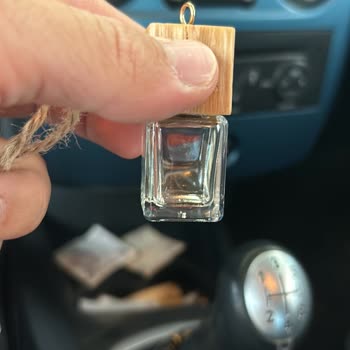 Chakra Şişe Otomobil Kokusu Zarar Verdi