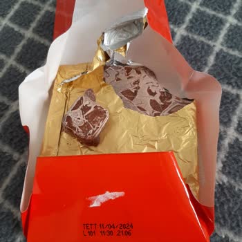 Eti Gıda Eti Sütlü Çikolata Bozuk Çıktı.