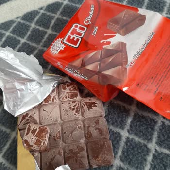 Eti Gıda Eti Sütlü Çikolata Bozuk Çıktı.