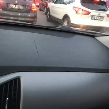 Kia Sportage Torpido Çatlağı