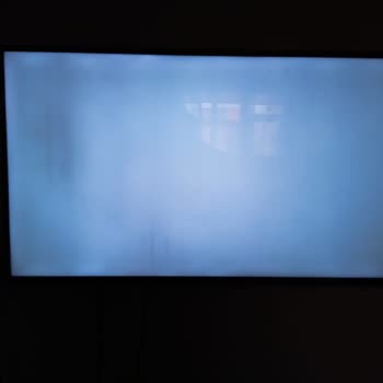 Vestel 49 İnc Ekrandaki Lekeler