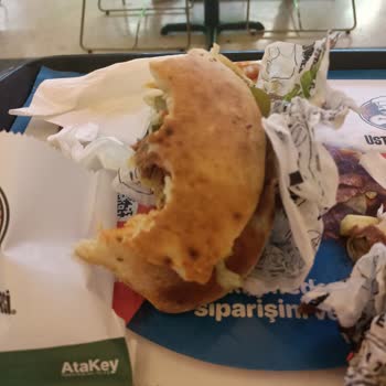 Usta Dönerci Her Şeyi Bayat
