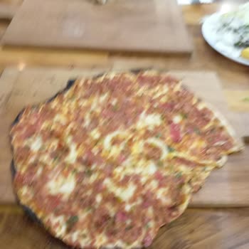 Hacıoğlu Restaurant Olmayan Lahmacun Resmen Yoktu
