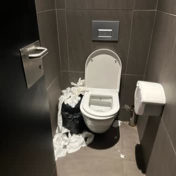 Starbucks Coffee Eskişehir Üniversite Caddesi Şubesi Temizlik Durumu