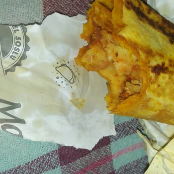 Maydonoz Döner Eskişehir Şubesi Dürümden Cam Çıktı