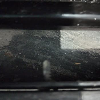 Rekor Grup Soba Üzerinde Ve İçindeki Sivri Vidalar