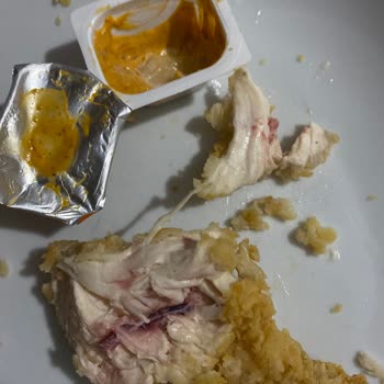 Popeyes Kanlı Tenders Tavuk Ve Tam Pişmemiş Tavuk