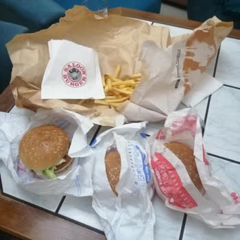 Saloon Burger Eksik Ve Yanlış Ürün Getirilmesi