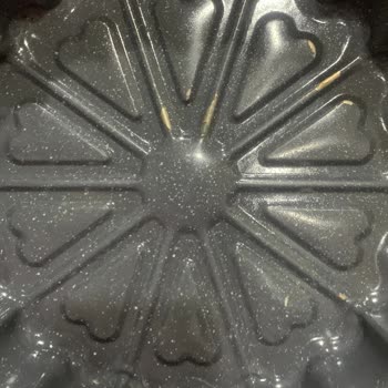 Karaca Züccaciye 3'lü Kek Kalıbı Yamuk Geldi