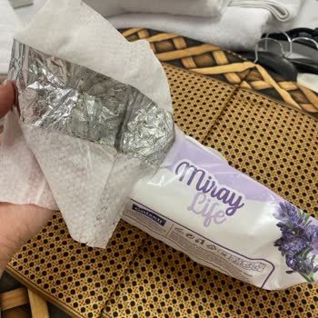 Gülseli Temizlik Ürünleri Islak Mendilin İçerisinde Kağıt