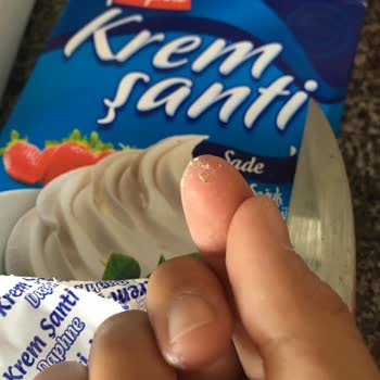 BİM Daphne Krem Şantinin İçinden 2 Ölü Karınca Çıktı