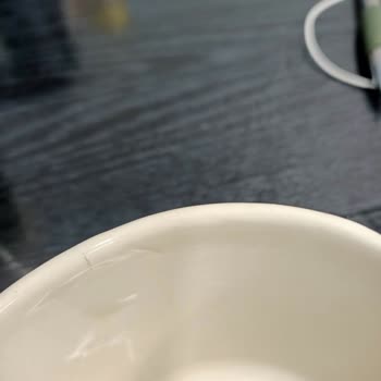 Vina Seramikten Aldığım Ürünlerde Defolar Var