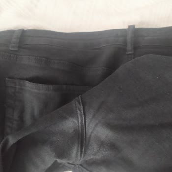 LC Waikiki Siyah Kot Pantolonun Renk Vermesi