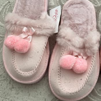 Pembe Potin Kirli Gönderilmiş Ev Terlikleri