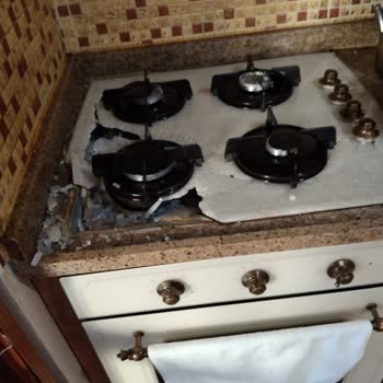 Esty Marka Ankastre Ocak Camı