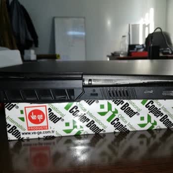 Monster Notebook Abra A7 V14.3.4 Menteşe Arızası