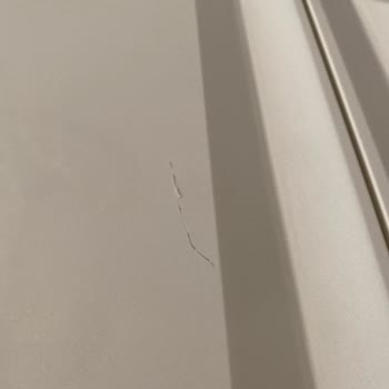 Modalife Yatak Odası Dolabım Çatlak Ve Aynası Kusurlu.