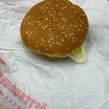 Burger King Menüdeki Hamburger İle Gelen Hamburger Arasındaki Fark