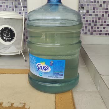 Saka Su Yeşil Renkli Su