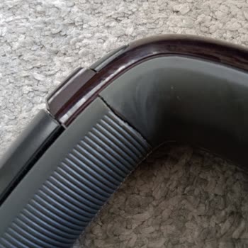 PHILIPS Ev Aletleri Philips Elektrikli Süpürgenin Kumandalı Sapı 1 Yılda Yarıldı