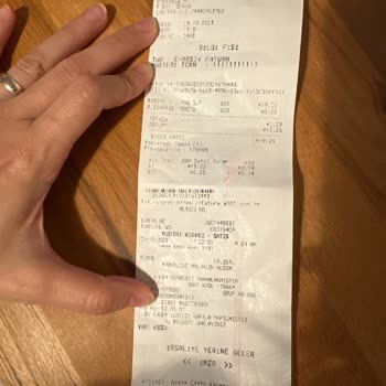 A101 Bozuk Süt Satımı