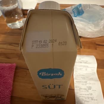 A101 Bozuk Süt Satımı