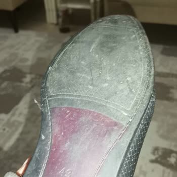 FLO Mağazacılık Ayakkabı Tabanı Dümdüz Oldu
