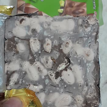 Eti Gıda Eti Bütün Antepfıstıklı İçinde Kurt Çıktı