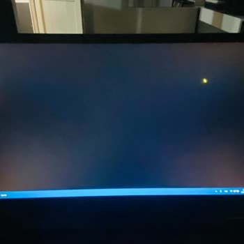 HP Victus 16 Laptop Ekrandaki Sarı Renkler